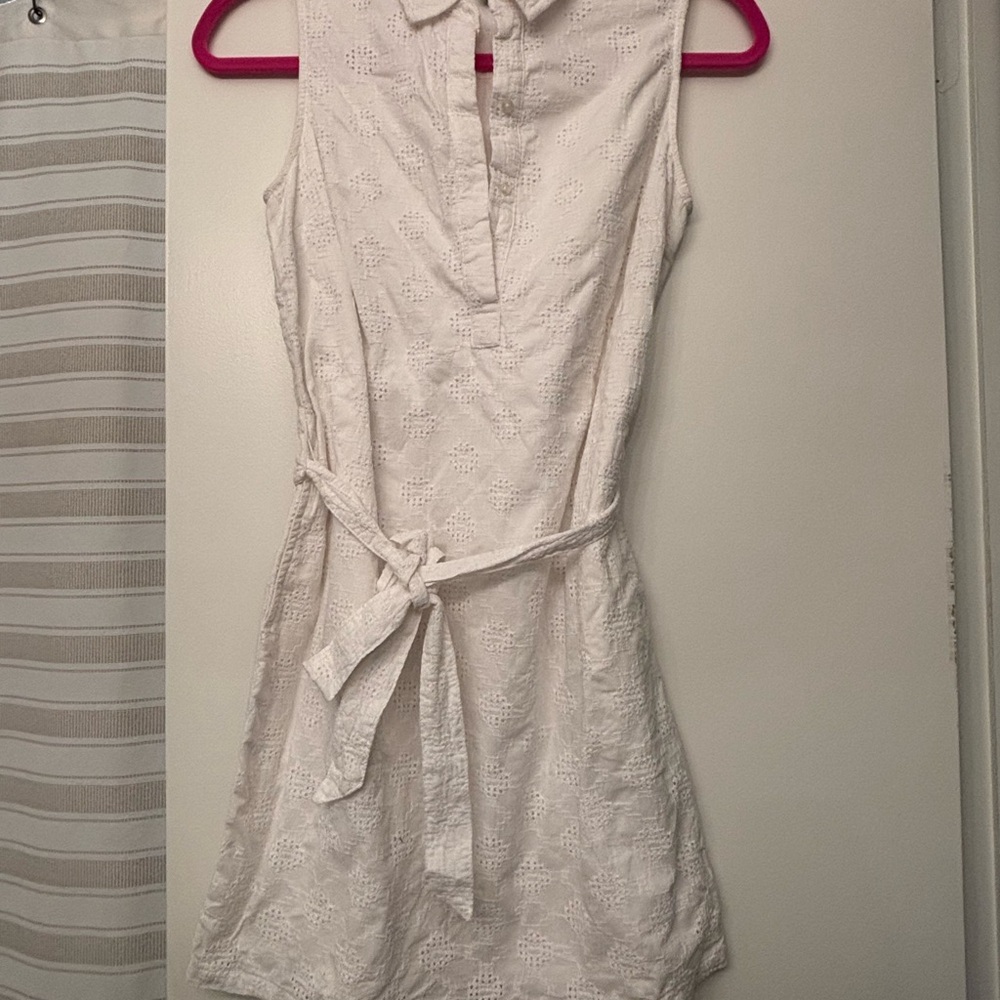 White Sleeveless lace Dress